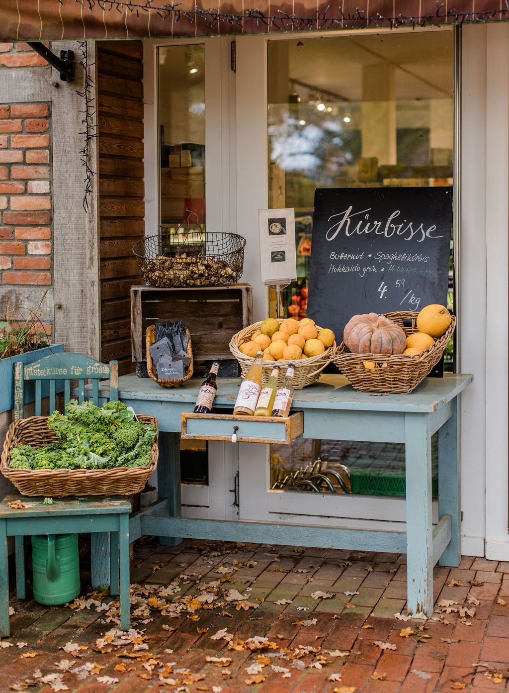 Hofladen Arpshof – Fachwerkhaus im Herbstlaub